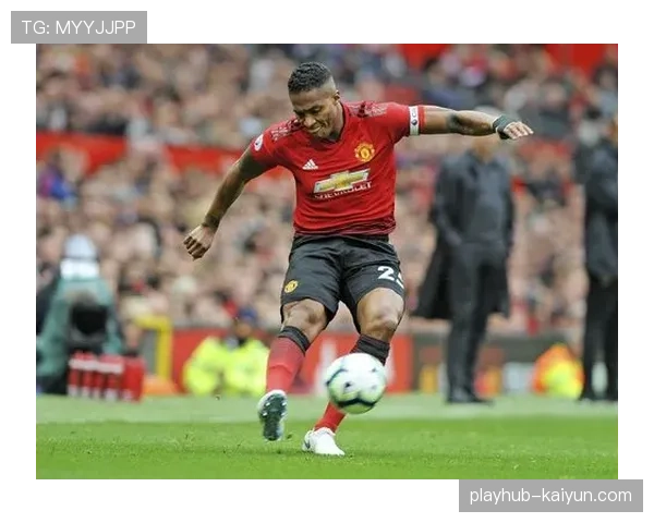 官方:瓦伦西亚后卫迪亚卡比因十字韧带伤势,确定赛季报销。